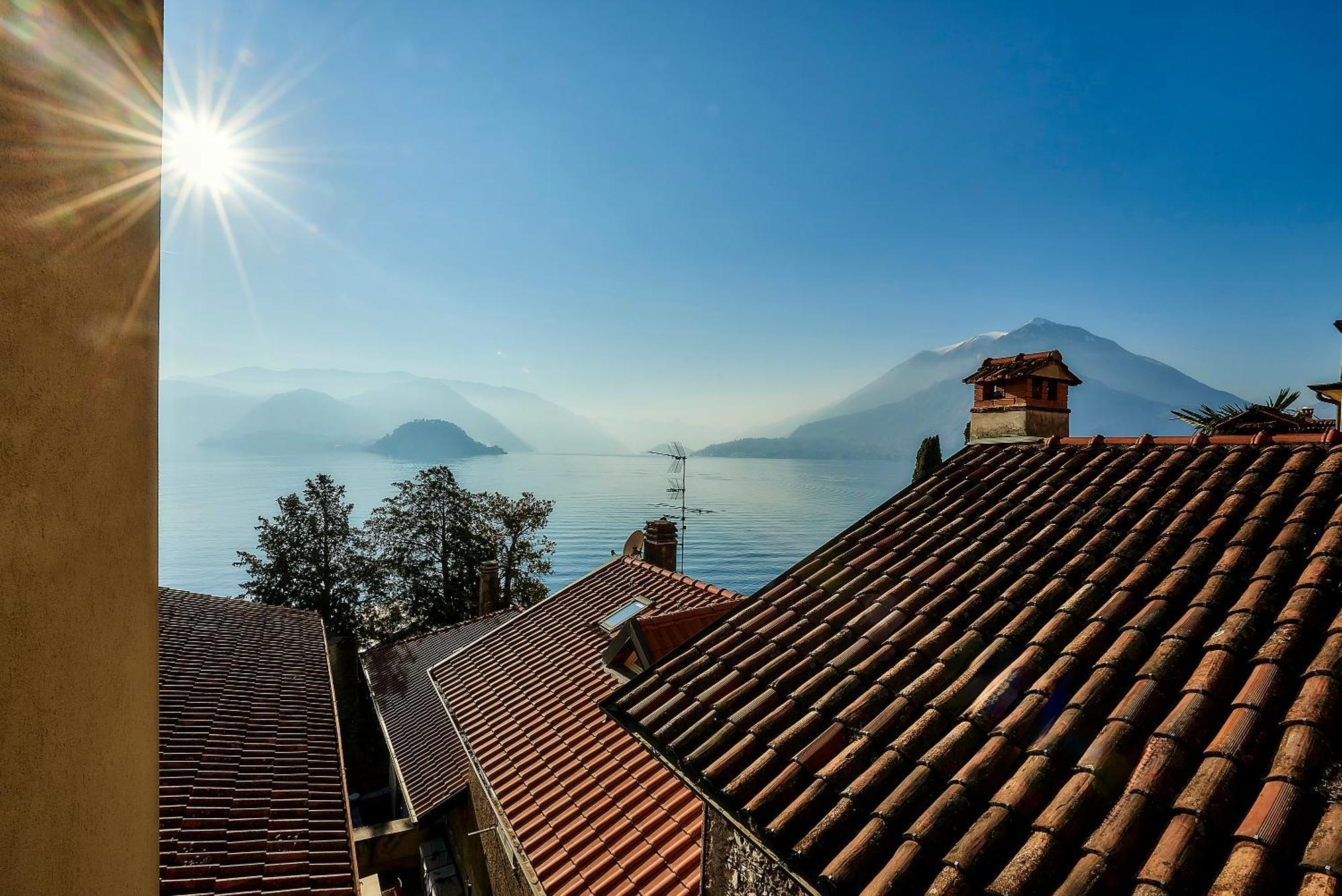 Lara'S Home Varenna Exterior photo